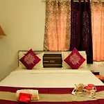 Oyo Apartments Kalyani Nagar Gold Adlabs