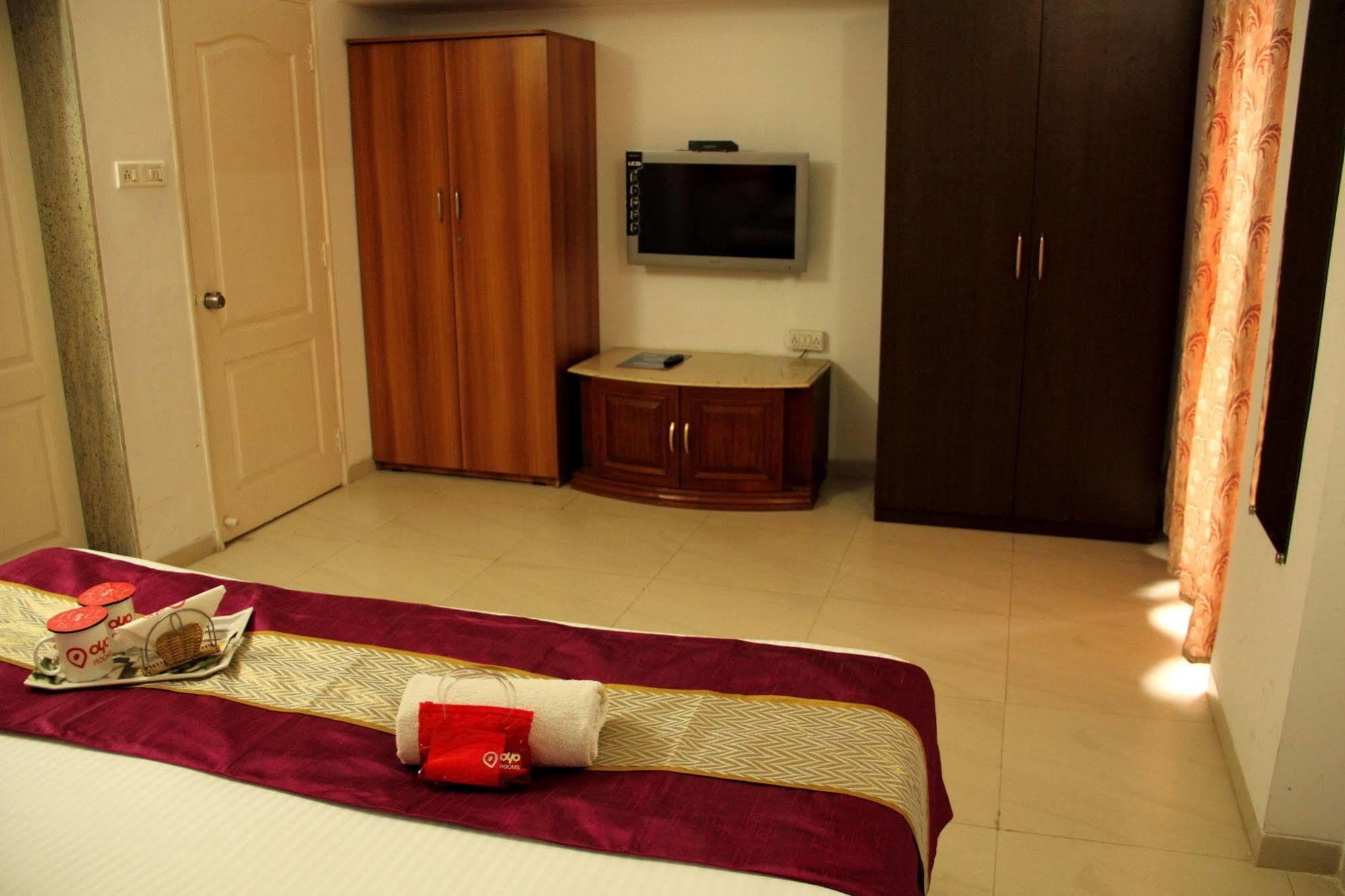 Oyo Kalyani Nagar Gold Adlabs Apartment Pune