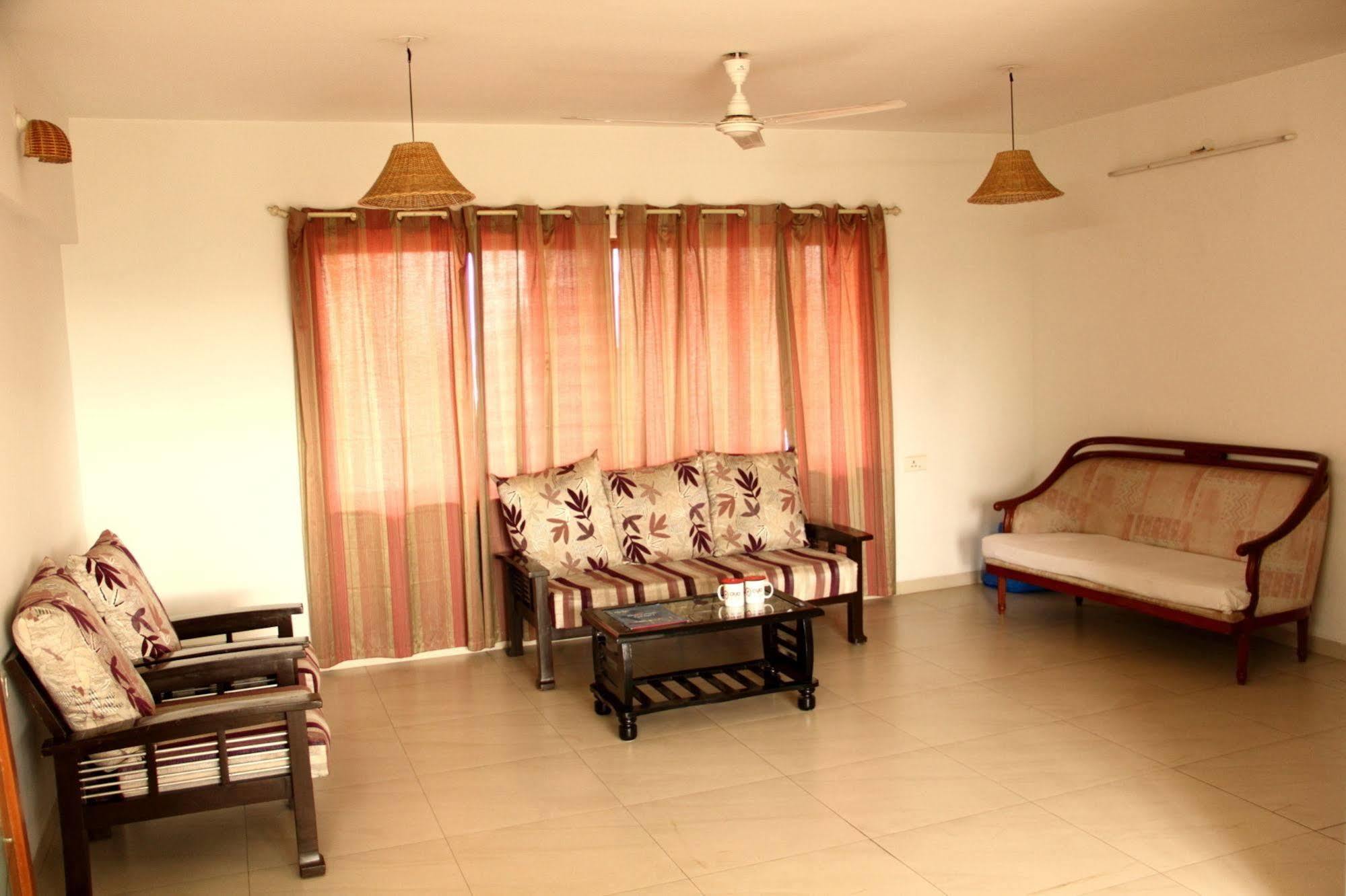 Oyo Kalyani Nagar Gold Adlabs Apartment