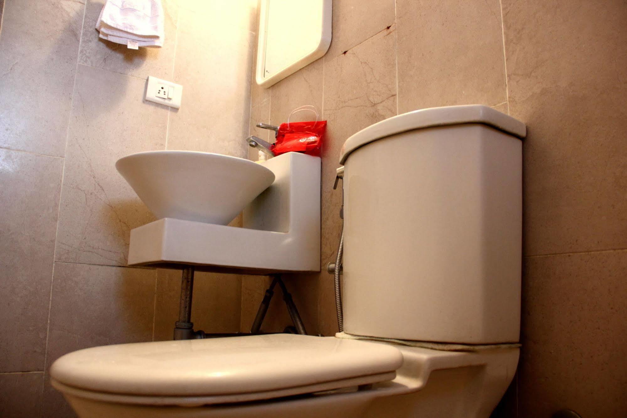 Apartment Oyo Kalyani Nagar Gold Adlabs Pune