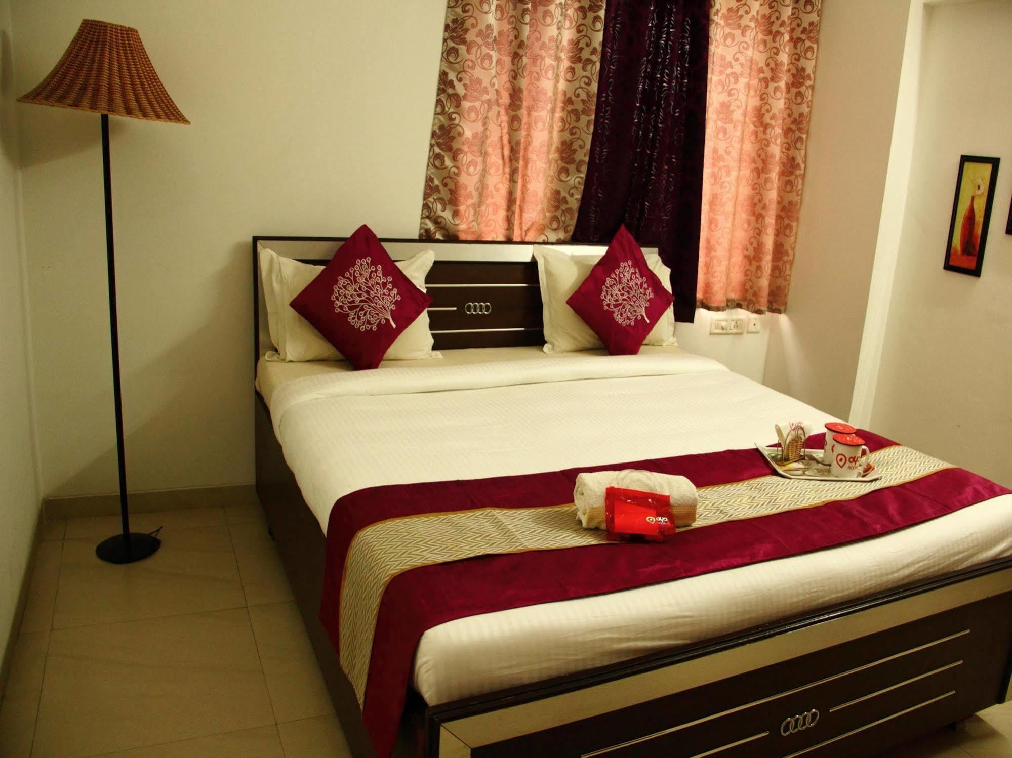 Oyo Kalyani Nagar Gold Adlabs Apartment *